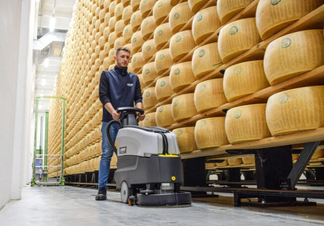 Fregadora compacta para todo tipo de negocios DART